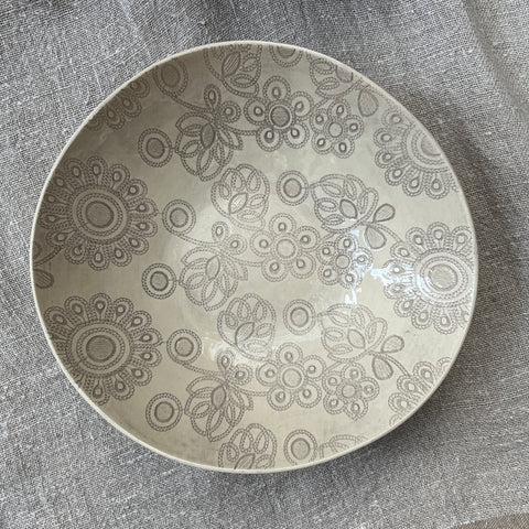 Wonki Ware Salad Bowl - Medium - Warm Grey Lace