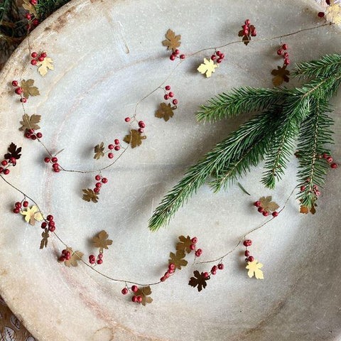 Oak Leaves and Red Berries Garland