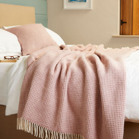 Large Waffle Pure New Wool Throw - Dusky Pink